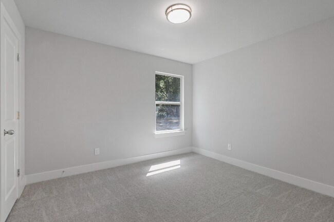 Building Photo - 2327 Harding St