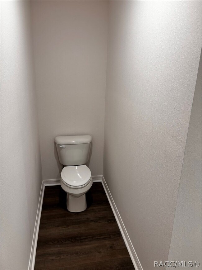 Building Photo - 2845 W Gardenia Dr