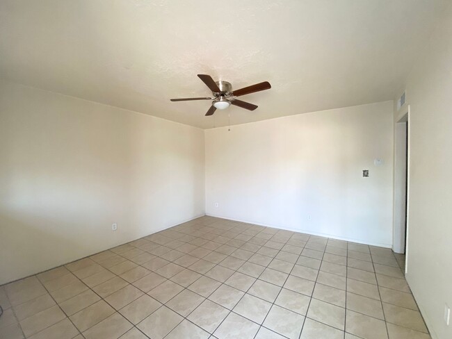 Building Photo - Nice two bedroom close to NMSU!