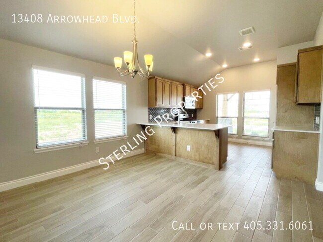 Building Photo - 13408 Arrowhead Blvd