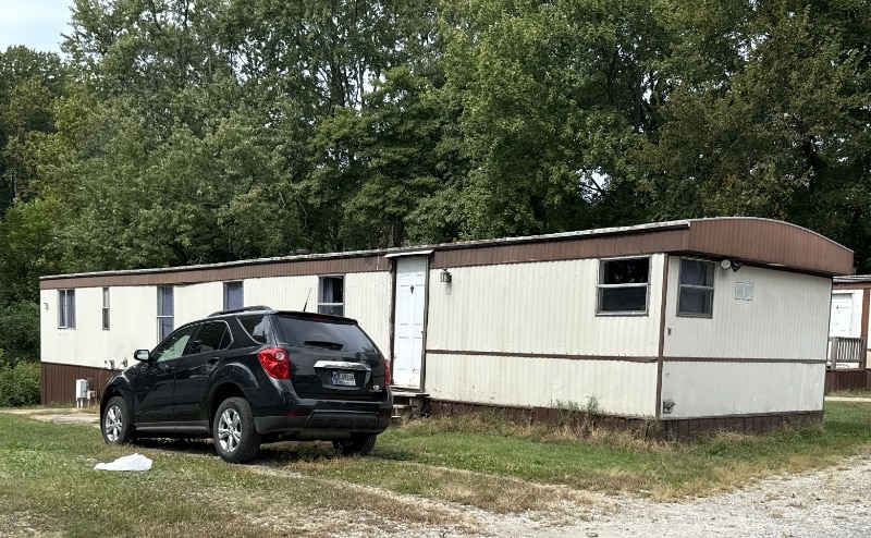 Building Photo - 615 S Bell St