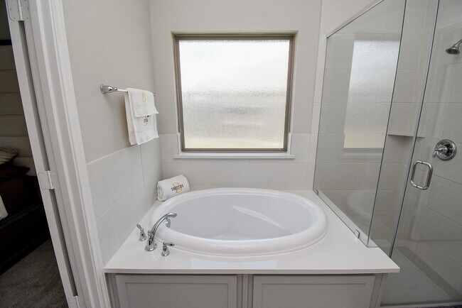 Building Photo - 17007 Shine Bright Ct
