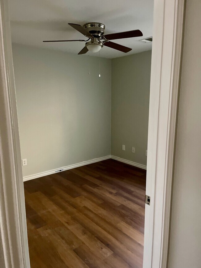 Building Photo - 15112 katies Corner Ln