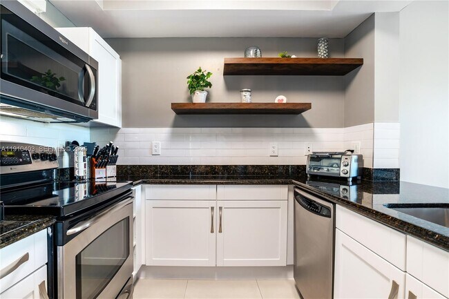 Building Photo - 7270 SW 88th St