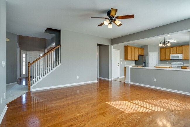 Building Photo - COMING SOON! 3- or 4-bed/3.5-bath in Brent...