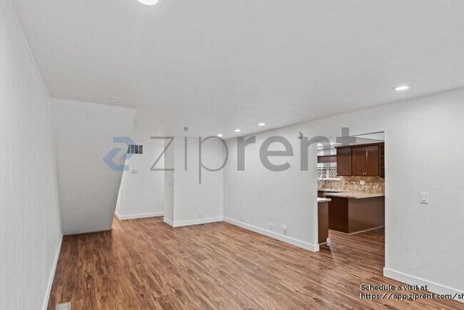 Building Photo - 129 John Kirk Ct