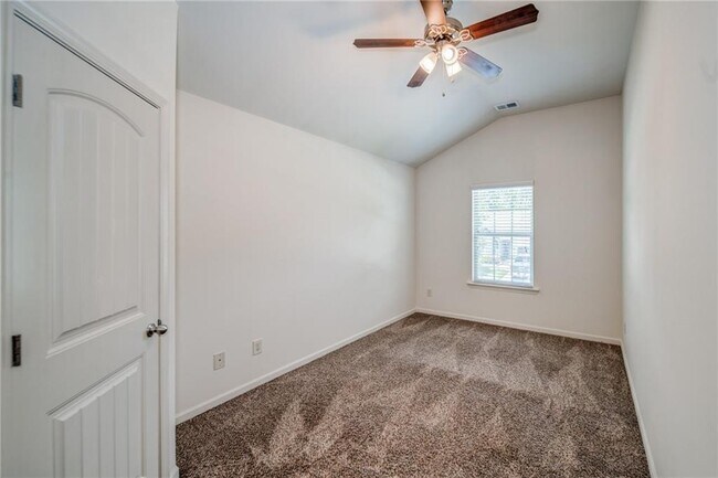 Building Photo - 129 Stonewood Creek Ct