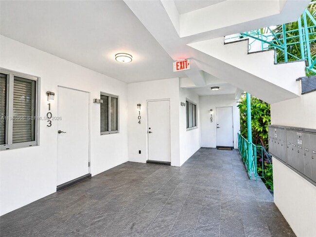 Building Photo - 820 15th St