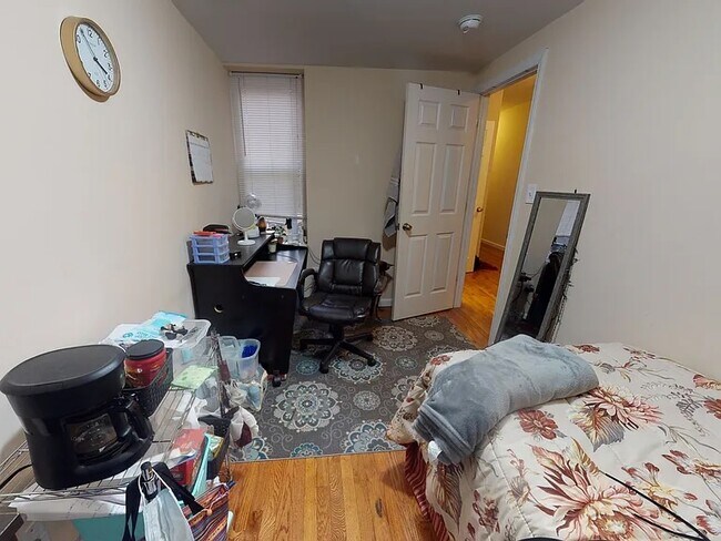 Building Photo - 623 S 42nd St