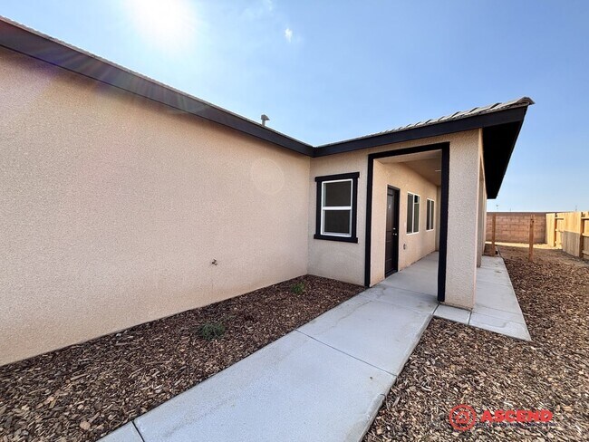 Building Photo - 6012 Curvy Hills Dr