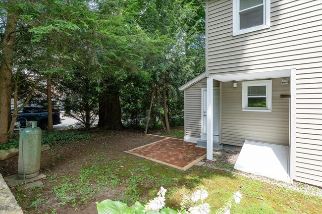 Building Photo - 2 Congdon Ln