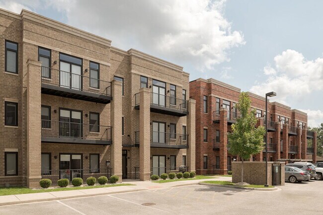 Primary Photo - 8465 Grand Ave