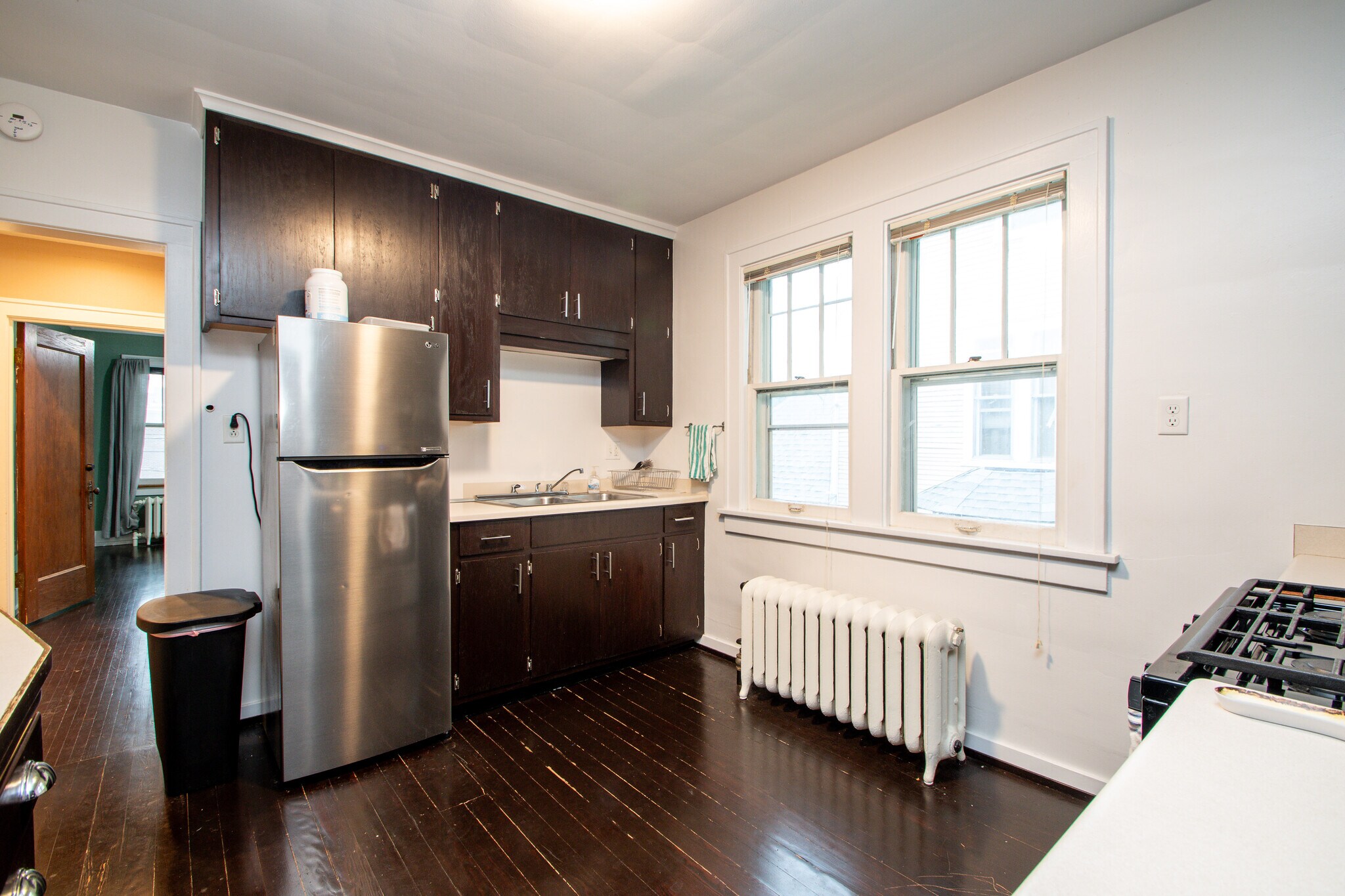 Building Photo - 1411 W Barker Ave