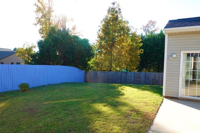 Building Photo - 233 Highgate Cir