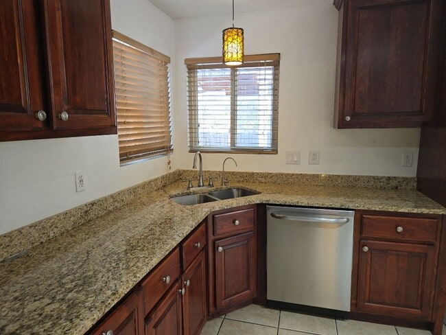 Building Photo - 4 Bedroom, 3 Bathroom! Lovely Home Coming ...