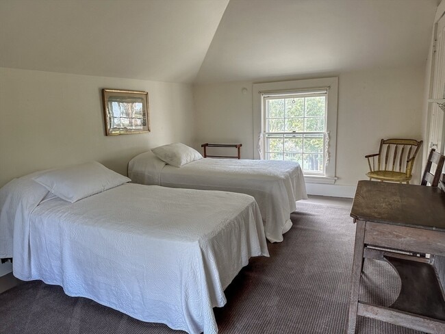 Building Photo - 48 Proctor St