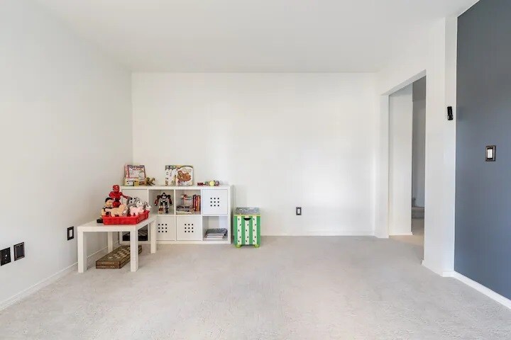 Building Photo - 16908 River Rock Dr