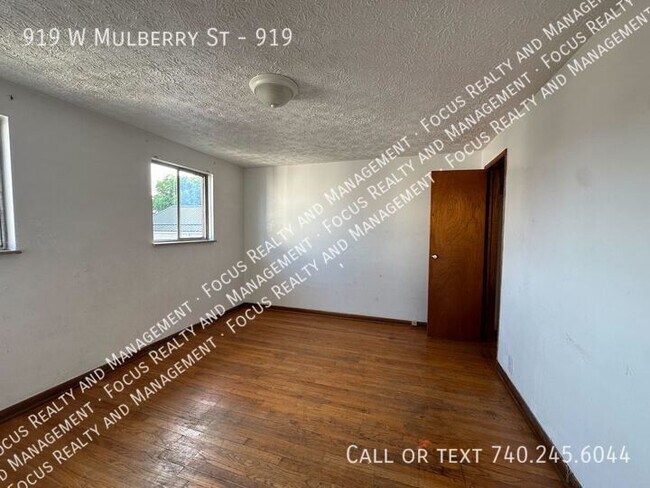 Building Photo - 919 W Mulberry St