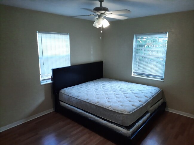 Building Photo - 1518 E Ellicott St