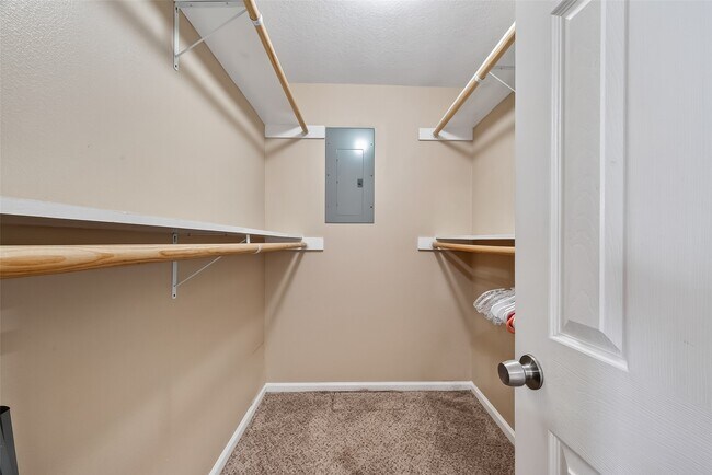 Building Photo - 1143 3ks St