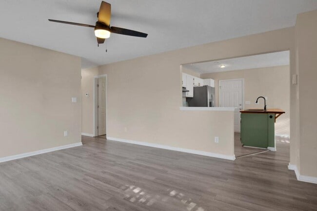 Building Photo - 3681 Highgate Dr