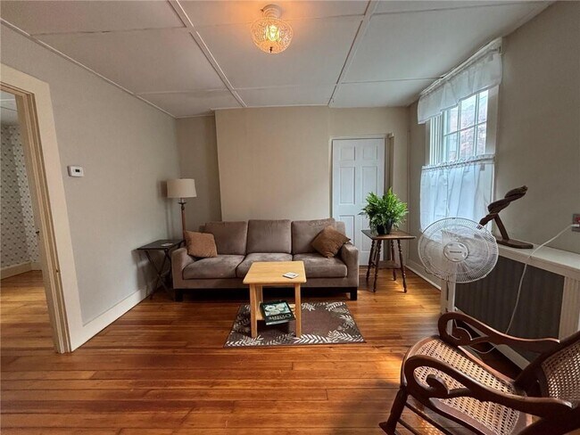 Primary Photo - 107 Prospect Hill St