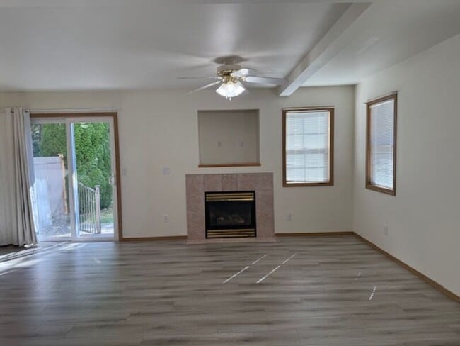 Primary Photo - 5413 138th St NE