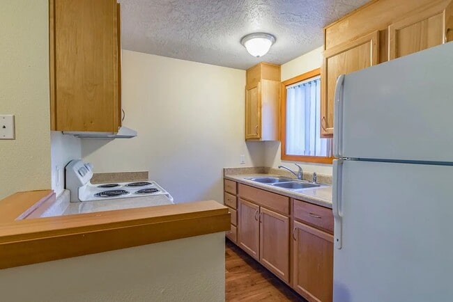 Building Photo - 39501 Evans St