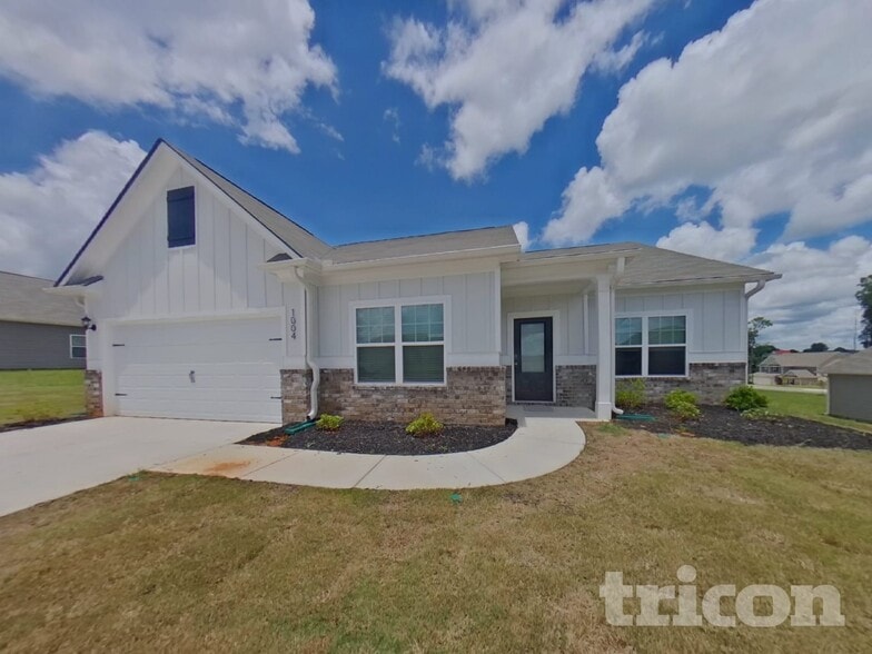 Building Photo - 1004 Claas Wy