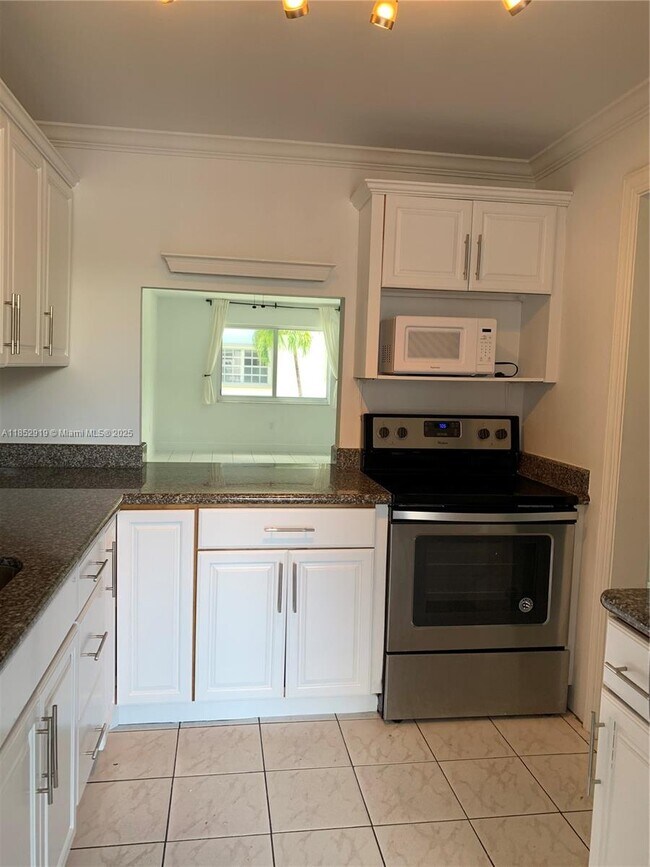 Building Photo - 251 Galen Dr