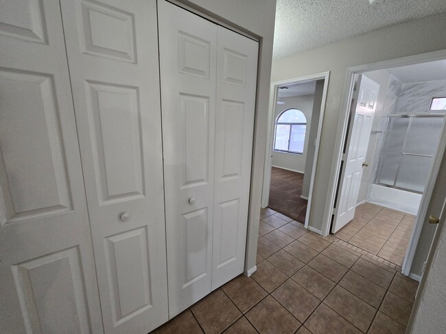 Building Photo - **Spacious 3-Bedroom Condo for Lease – Pri...