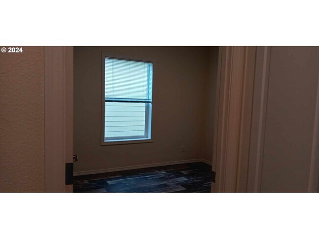 Building Photo - 348 N Falcon St