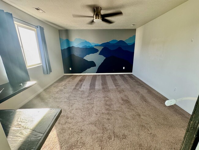 Building Photo - Your Home Is Ready For You!!