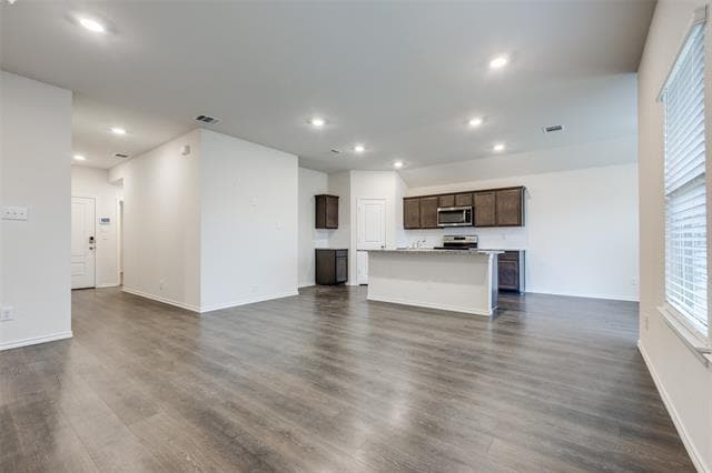 Building Photo - 309 Patina St