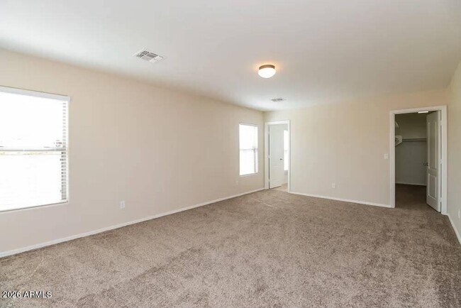 Building Photo - 7811 S 63rd Dr