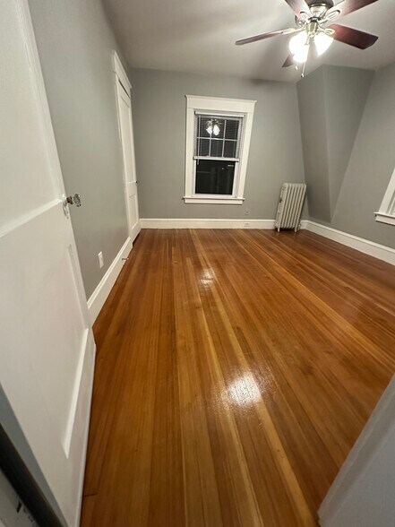 Building Photo - 545 Putnam Pike