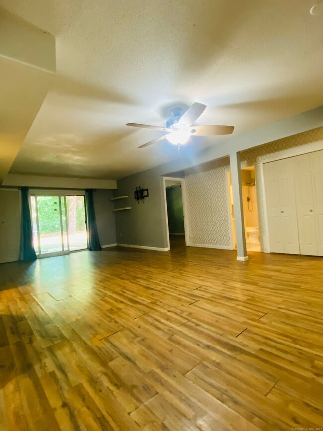 Building Photo - 507 Twin Circle Dr