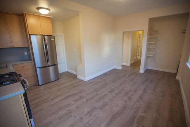 Building Photo - 161 Peoria St