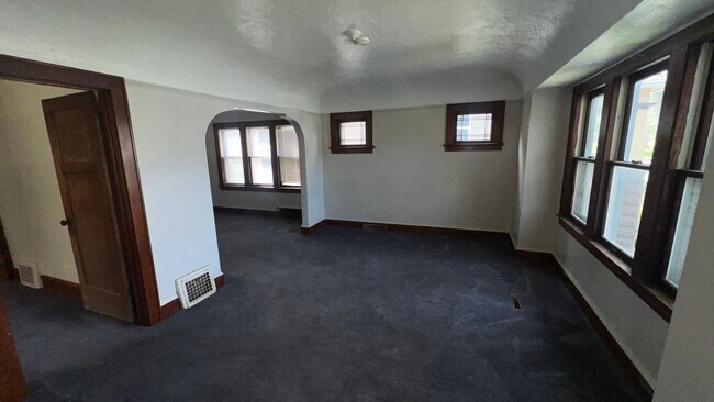 Building Photo - 3328 N 38th St