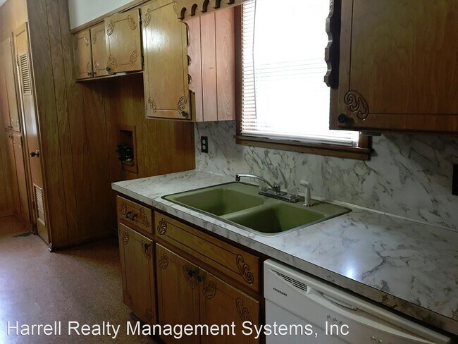 Building Photo - 2 br, 2 bath House - 13001 Woodway Dr.
