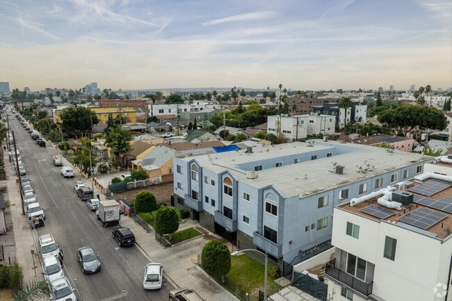 Building Photo - 619 North Kingsley Drive