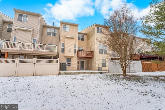 Building Photo - 2552 Blue Water Blvd