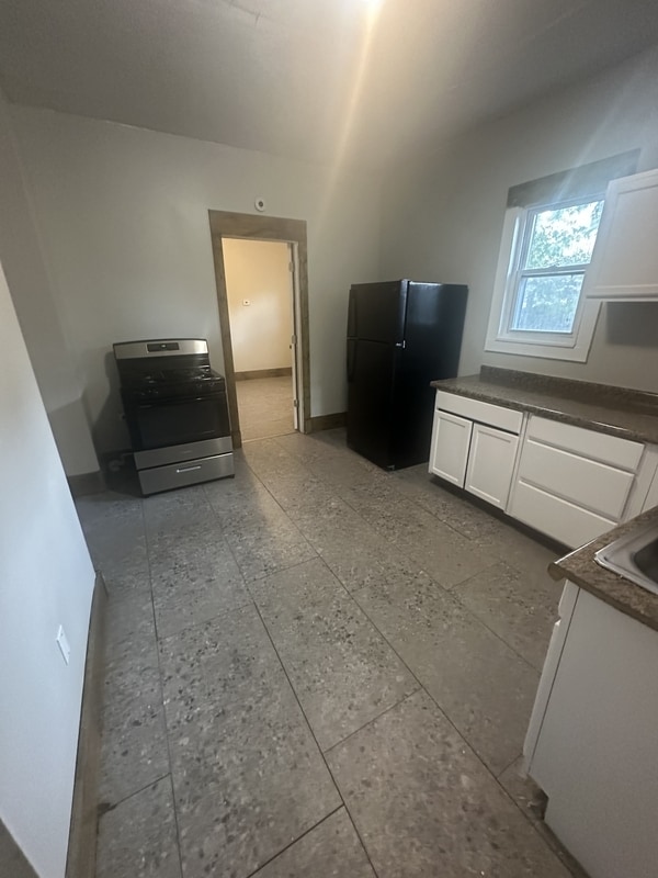 Building Photo - 3244 W 92nd St