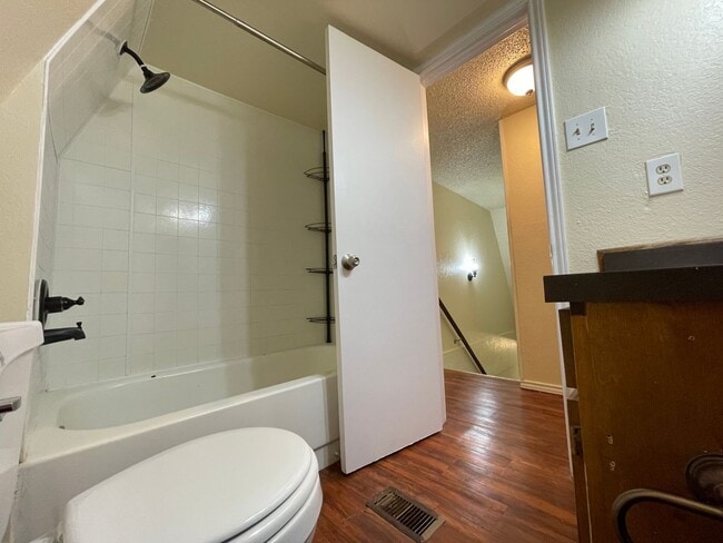 Building Photo - Affordable 2 bed in Arts District