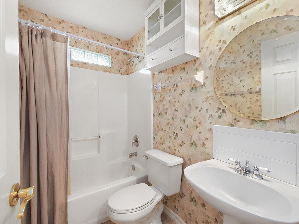 Building Photo - 3051 SW Earl Ave