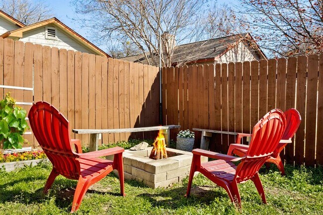 Building Photo - 5400 Alexis Cove