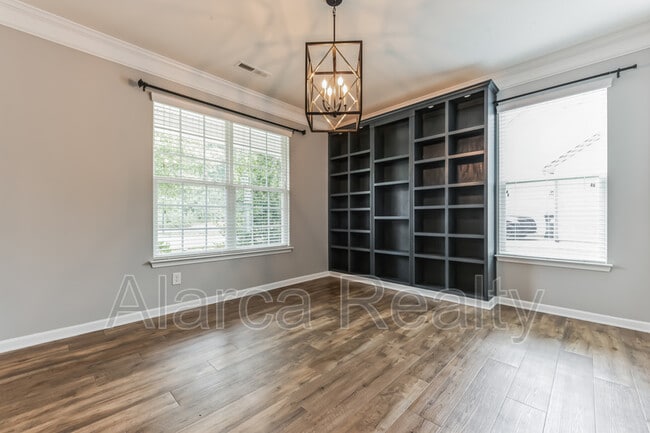 Building Photo - 7419 Canova Ln