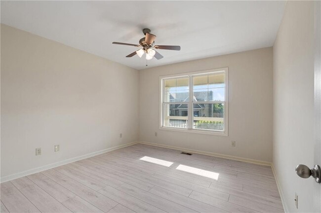 Building Photo - 52 Chimney Springs Dr SW