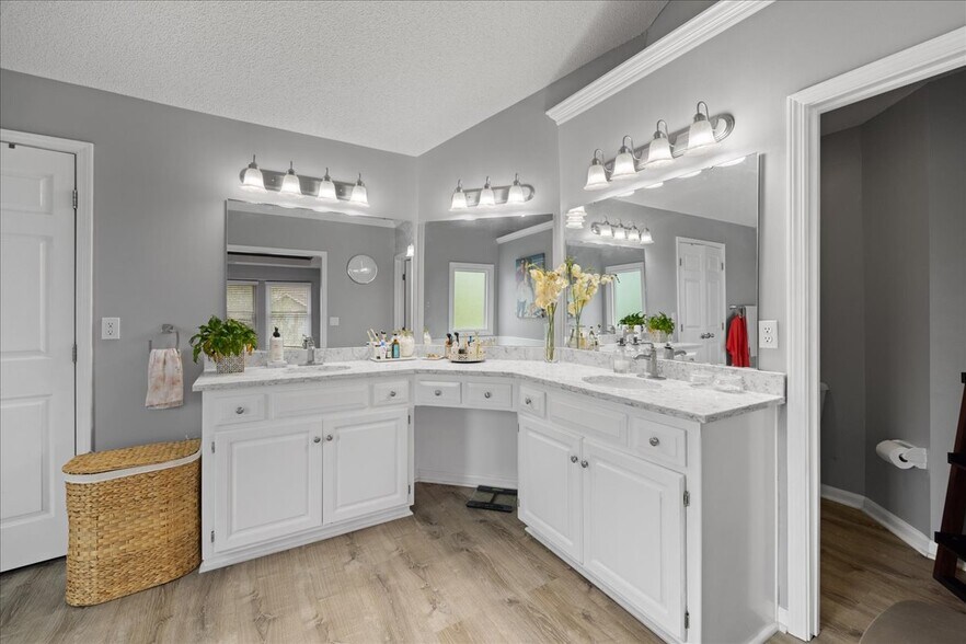 Master Bath - 8004 W 146th St