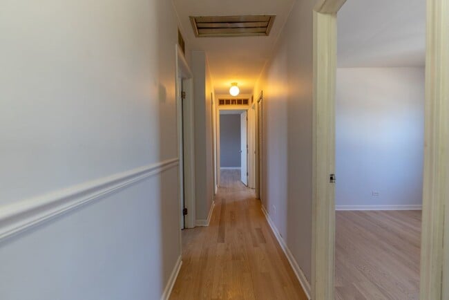 Building Photo - 4345 Mumford Dr